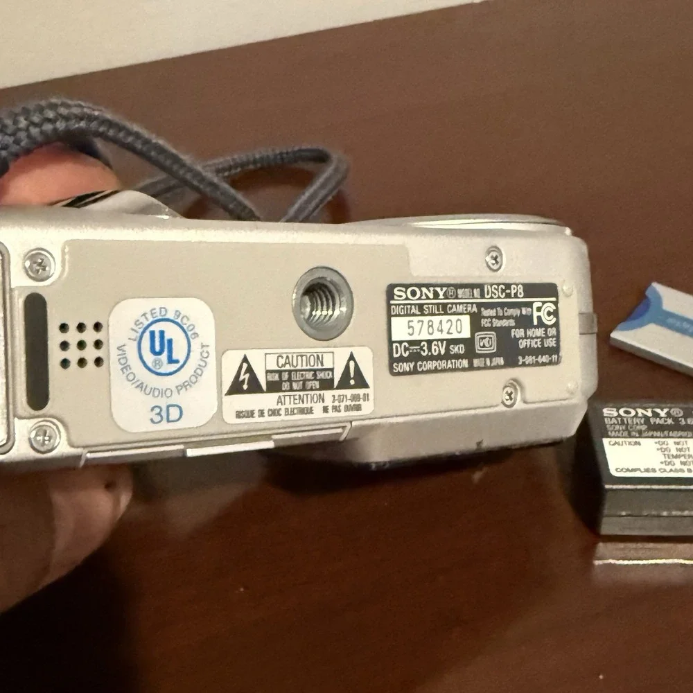 Sony Cyber-shot DSC-P8 3.2MP Digital Camera - Silver 3X OZ‎ Not Working
